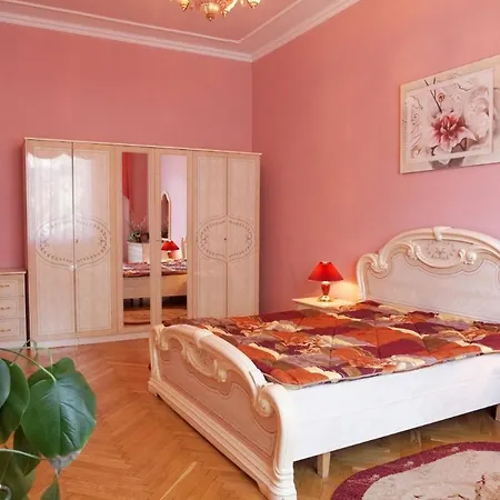 Апартаменты 4-ком.люкс в центре.